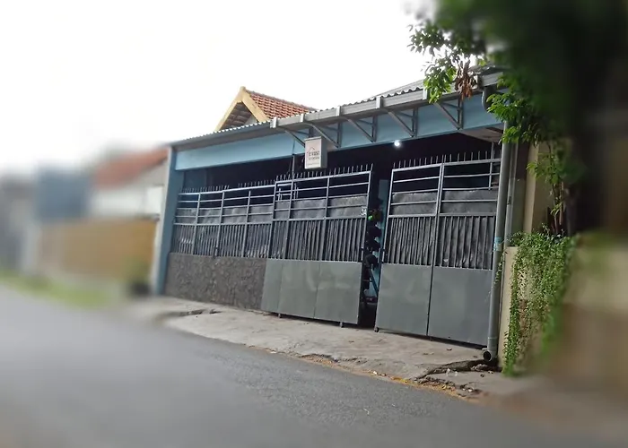 D'Kost Ketintang Hotel Surabaya